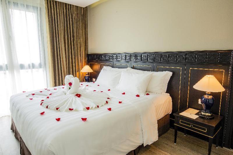 Отель Square Affiliated By Melia 4*